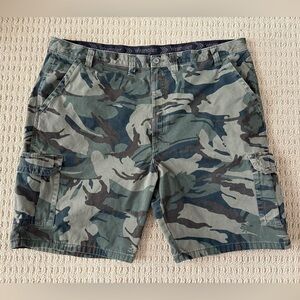 Wrangler Cargo Shorts Men's Size 46 Relaxed Fit Green Camouflage Work Army Camo